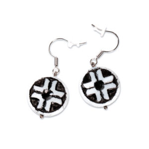 Kaheksakand kõrvarõngad - klaas 18 mm must-valge